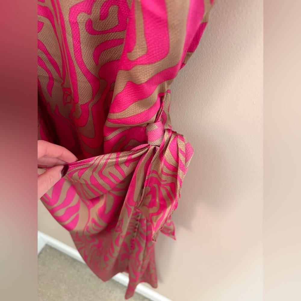 fab'rik Vibrant Pink and Tan Patterned Dress size M - Picture 3 of 5
